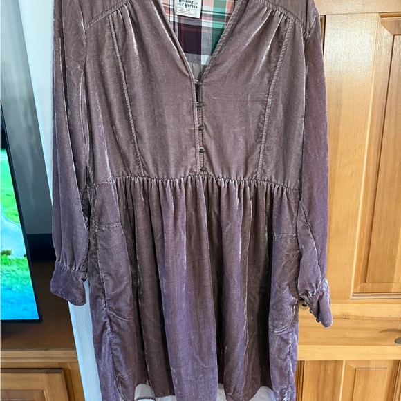 HOLDING HORSES Velvet Long Sleeve Dress in Tan - Picture 3 of 4